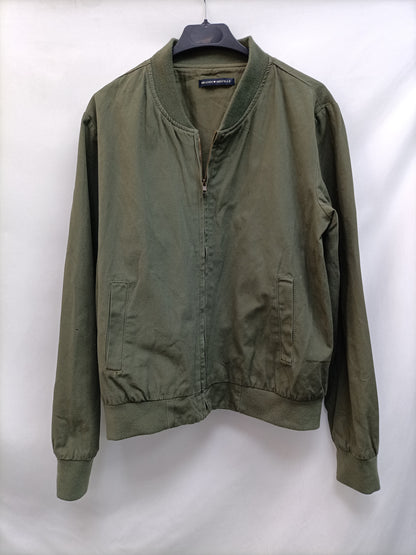 BRANDY MELVILLE. Green Bomber Tu(m)