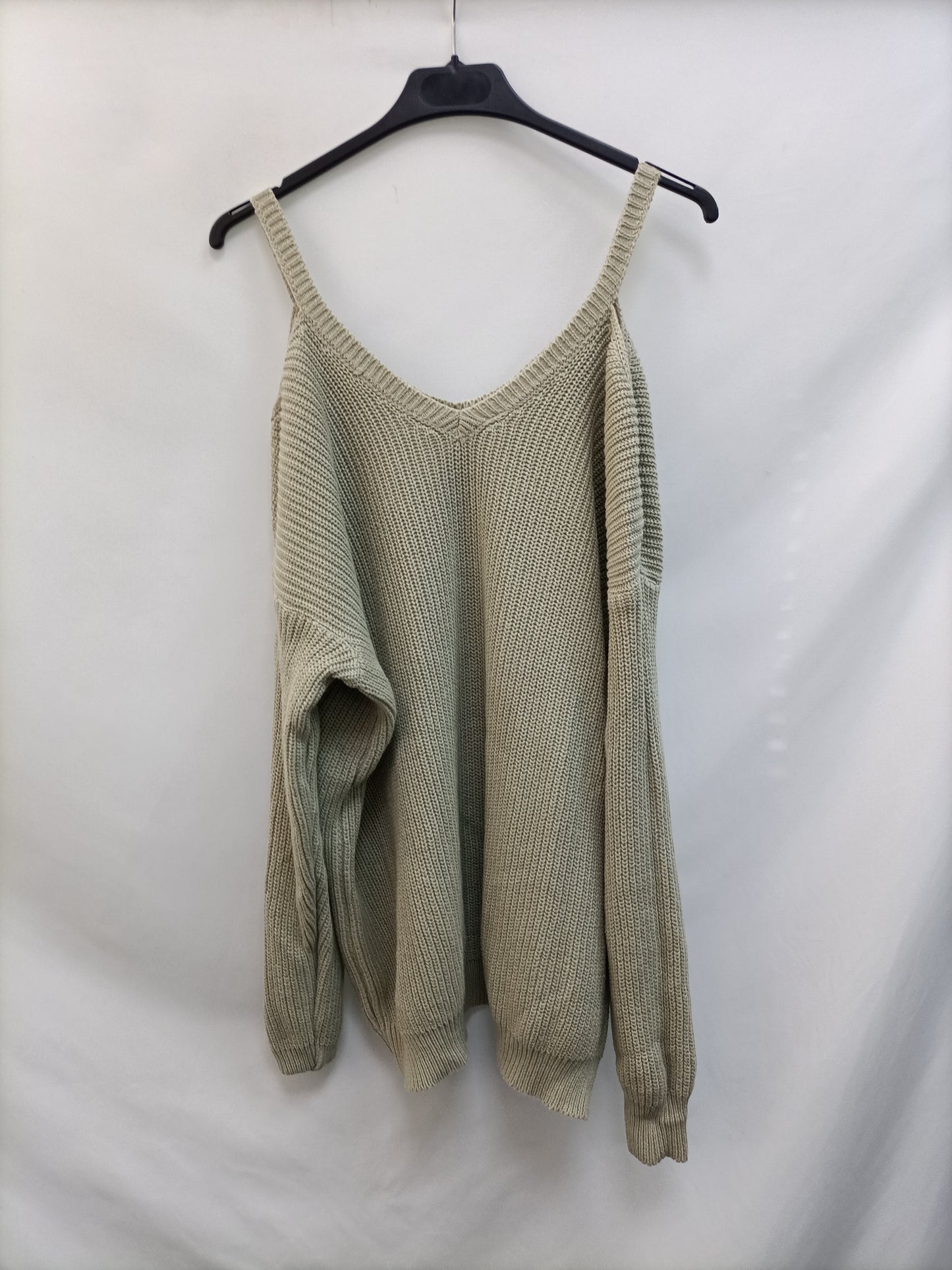 RENATTA&amp;GO. Beige sweater shoulders Your(s)