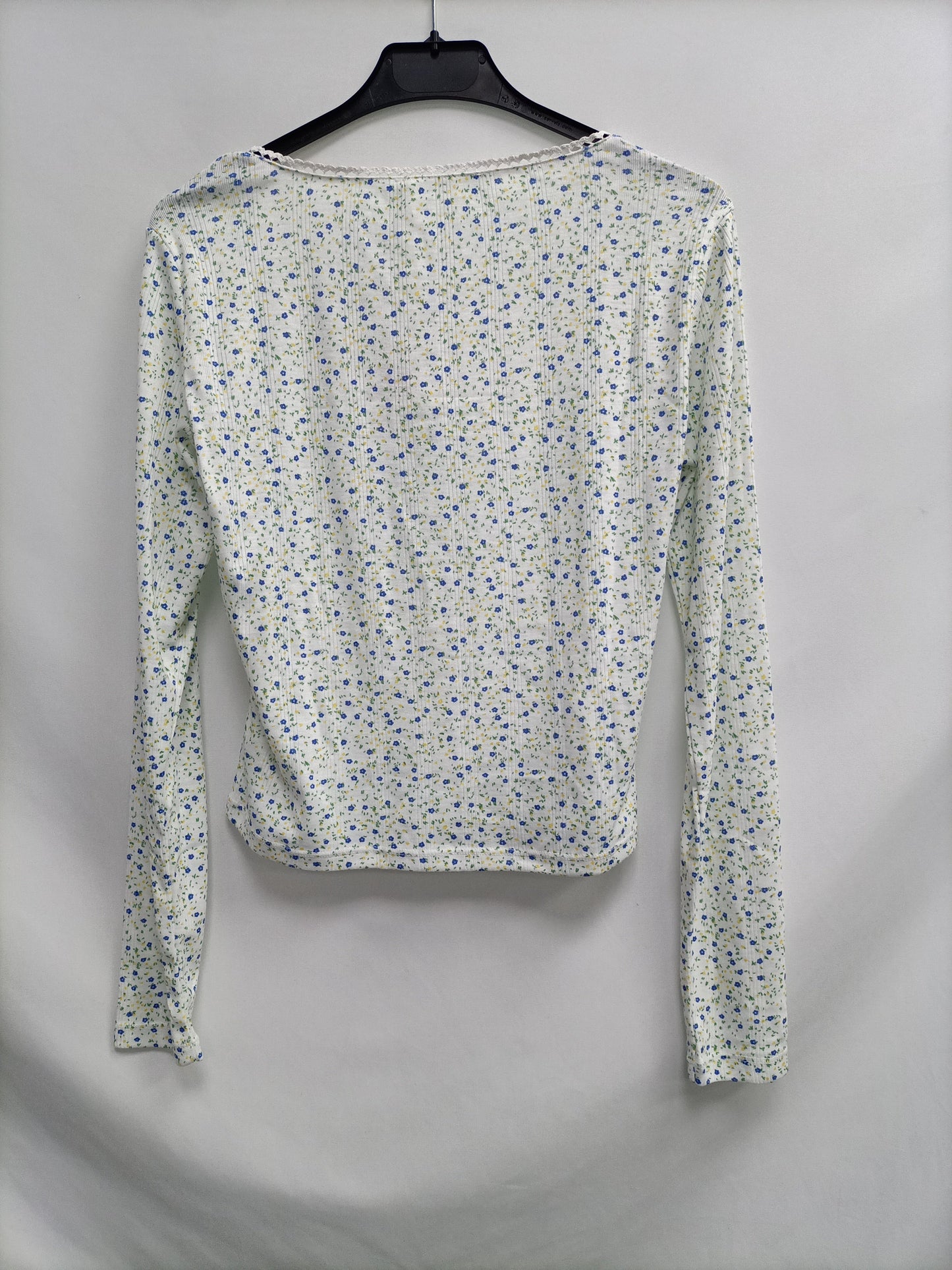 MANGO. Camiseta blanca flores T.m