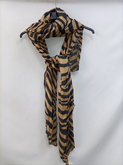 OTHERS. Animal print pashmina