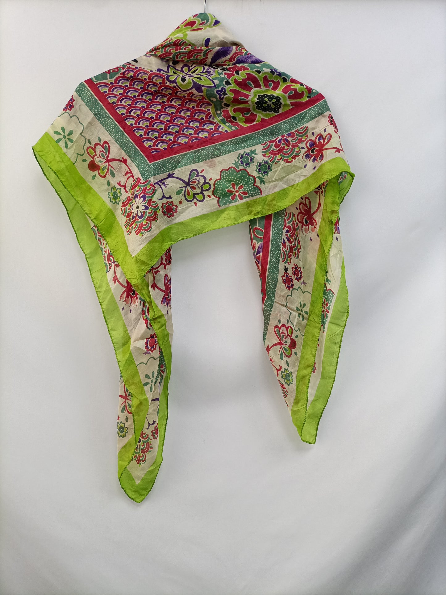 OTHERS. Floral scarf