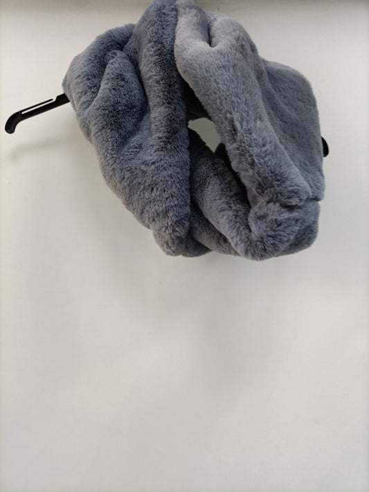 OTHERS. Blue hair neck