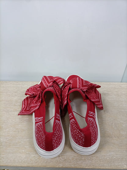 BERSHKA. Zapatillas lona lazada T.37