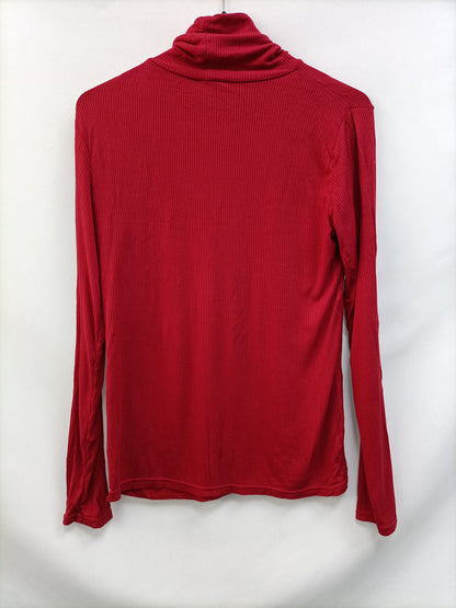EASY WEAR. Tm red ribbed top