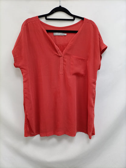 FRANSA. Double textured coral blouse Tu(l)