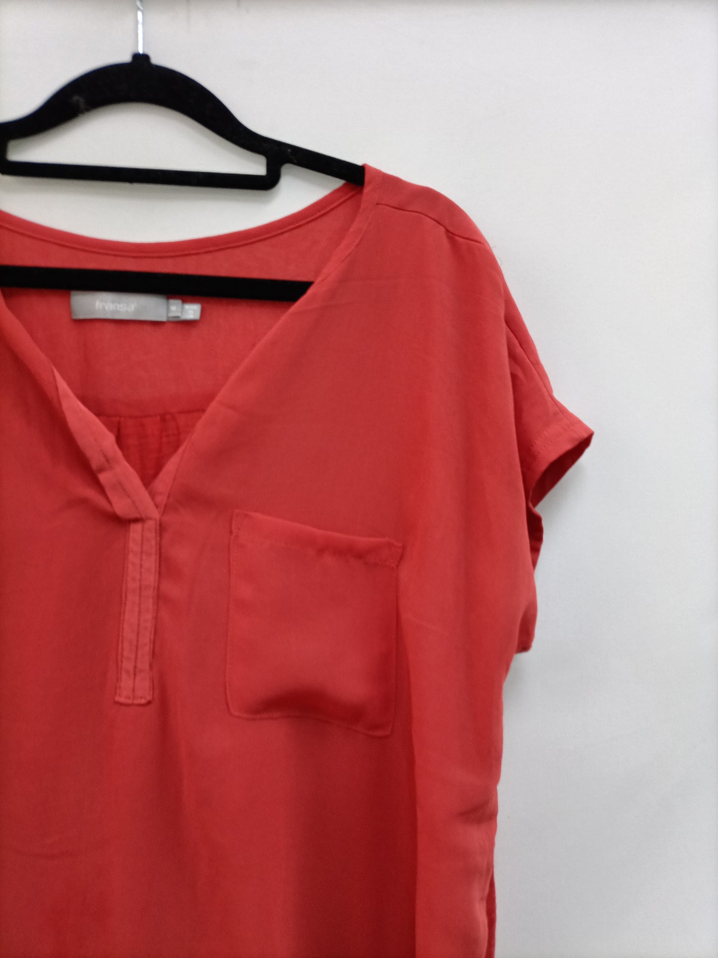 FRANSA. Double textured coral blouse Tu(l)
