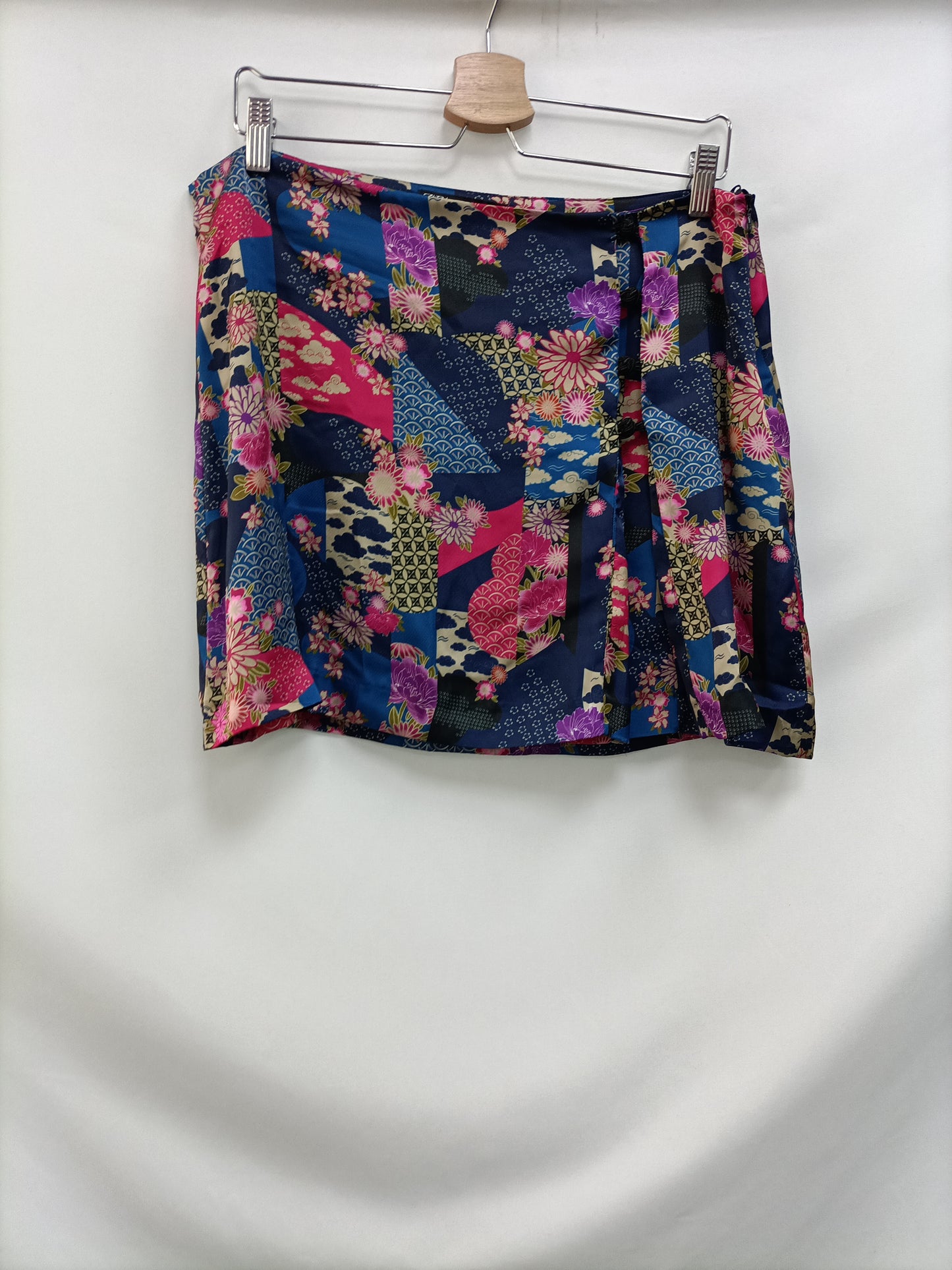 ZARA. Printed short skirt, size XL