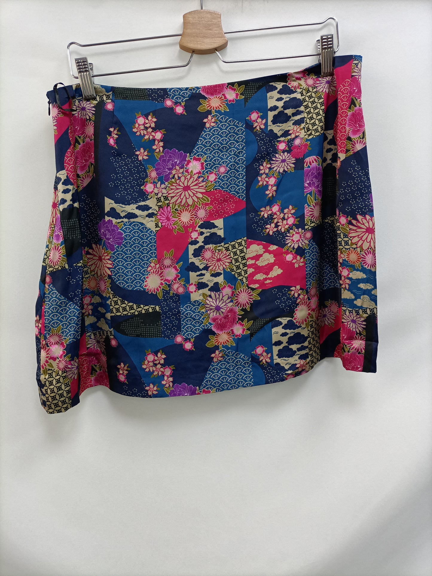 ZARA. Printed short skirt, size XL