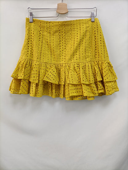 ZARA. Yellow die-cut skirt Tl