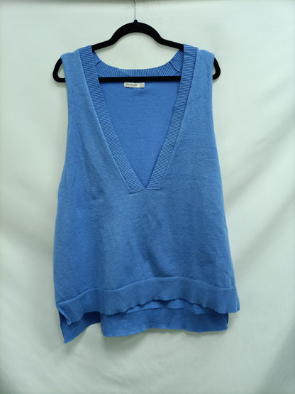 STRADIVARIUS. Chaleco azul T.m