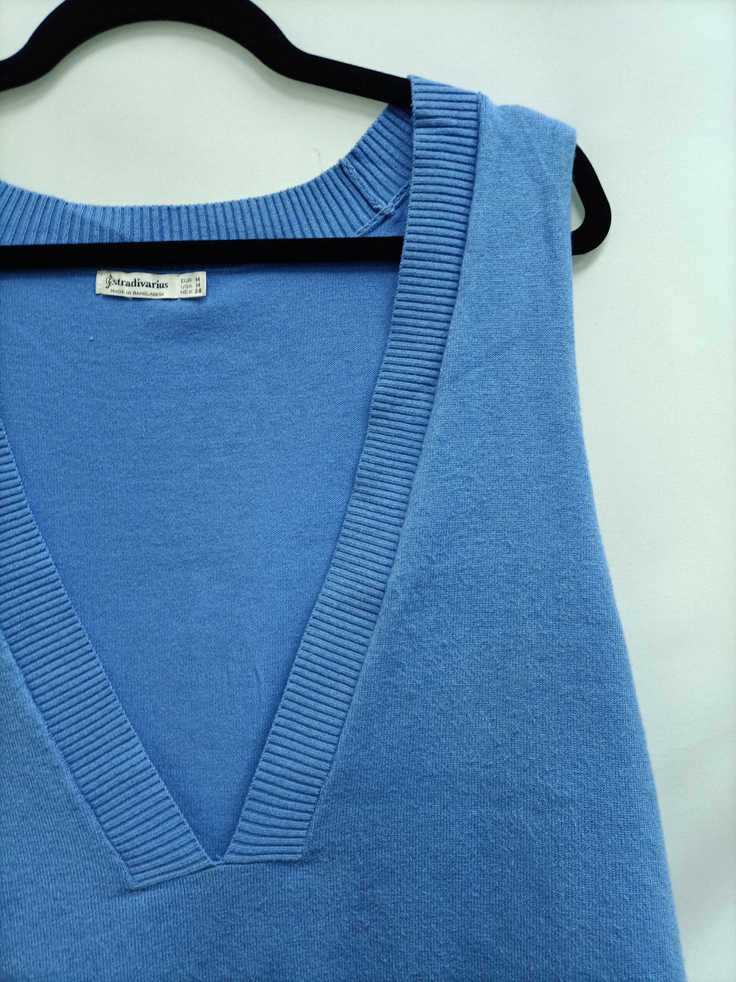 STRADIVARIUS. Chaleco azul T.m