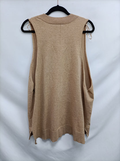 STRADIVARIUS. Tm camel vest