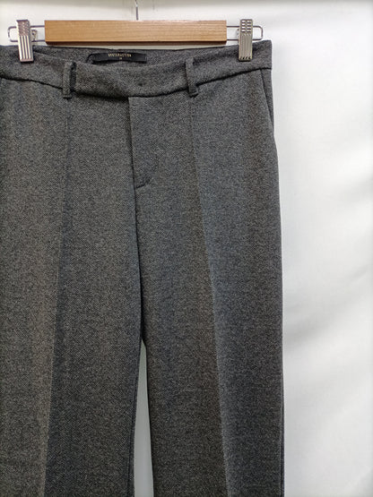 SYSTEMACTION. Pantalón gris espiga T.38