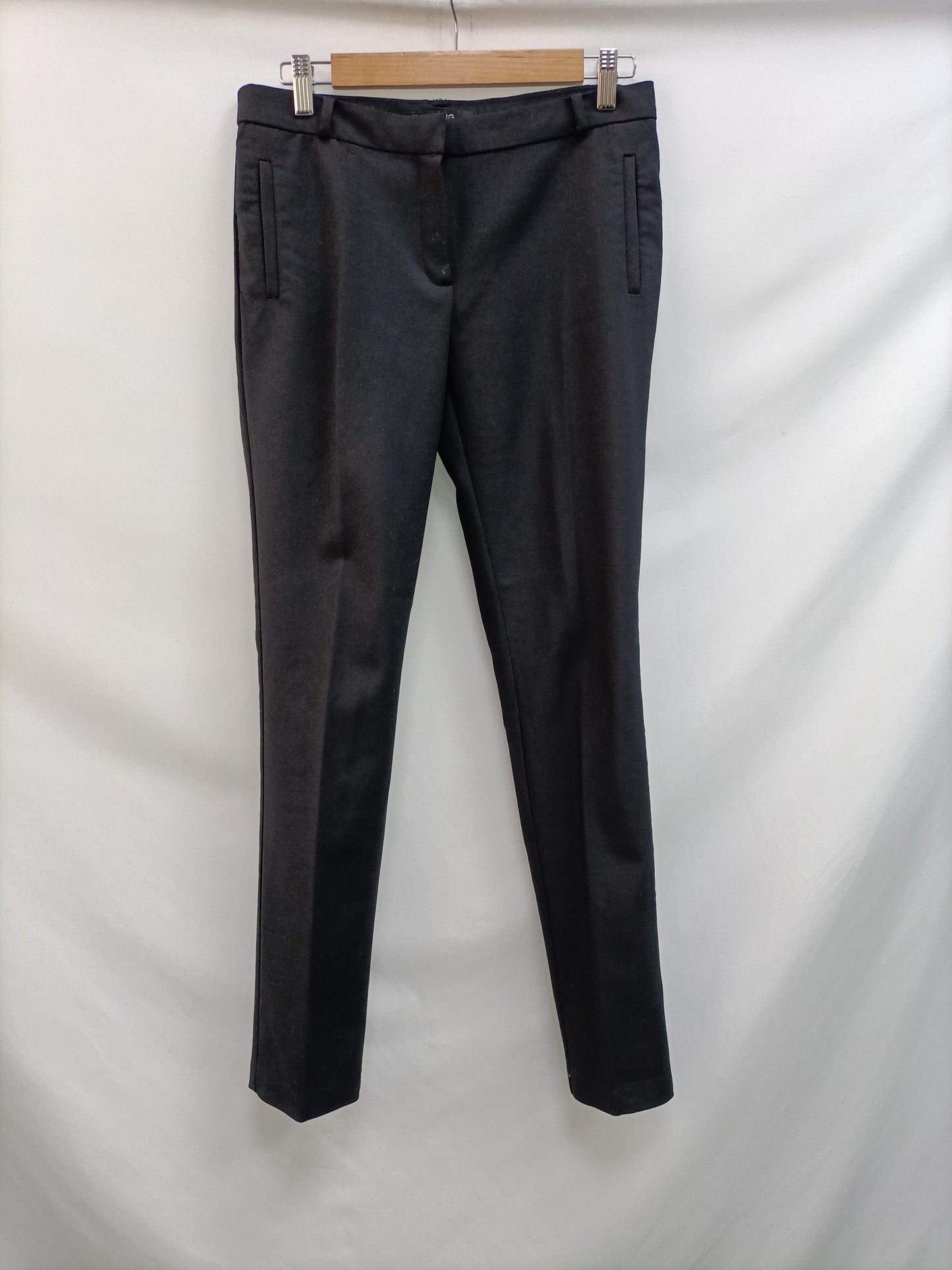 MANGO. Pantalón negro de vestir T.38