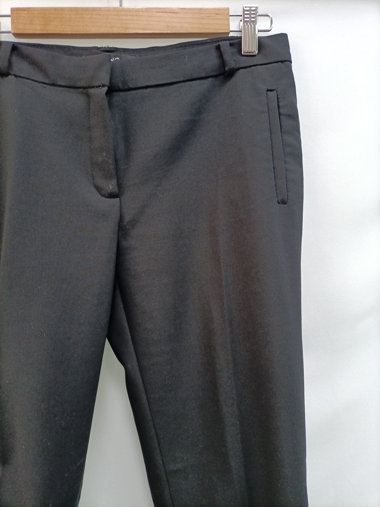 MANGO. Pantalón negro de vestir T.38