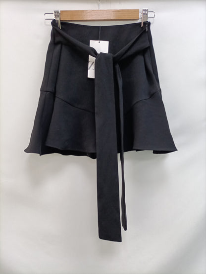 ZARA. Black Ts culottes