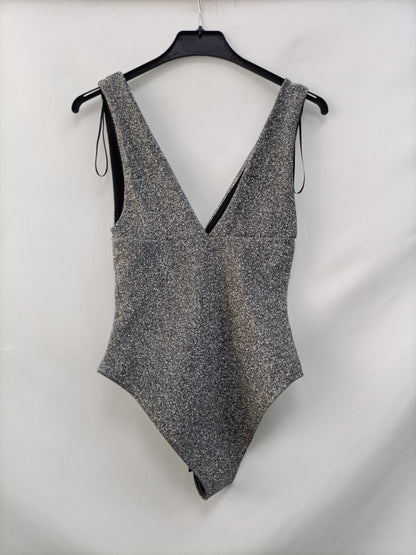ZARA. Body plateado T.s