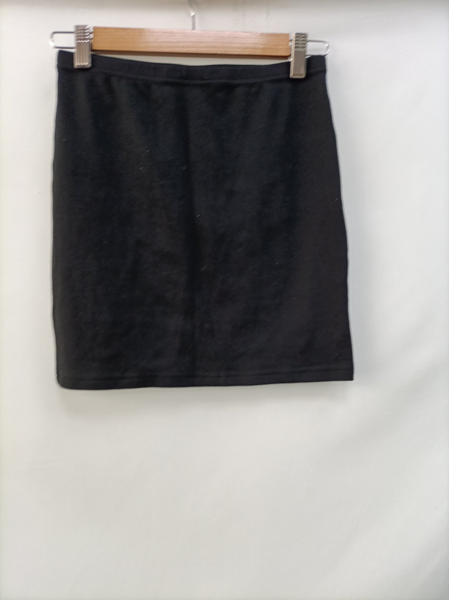 SHEIN. Black fitted Ts skirt
