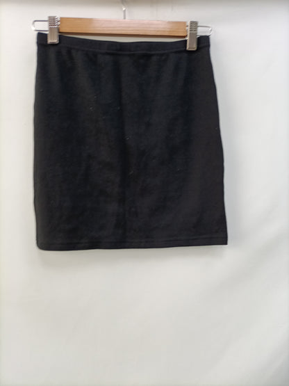SHEIN. Black fitted Ts skirt
