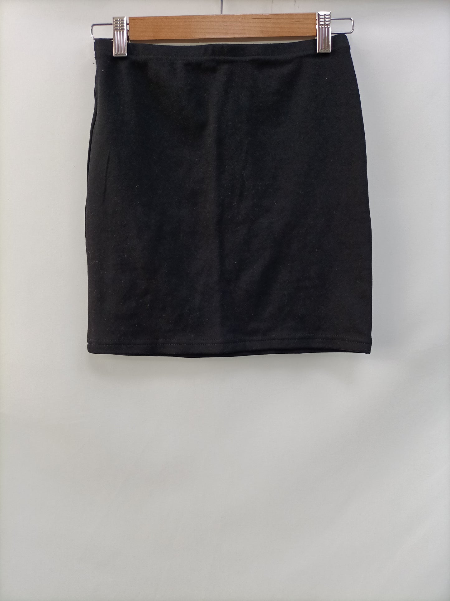 SHEIN. Black fitted Ts skirt