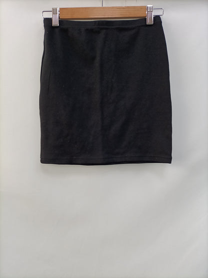 SHEIN. Black fitted Ts skirt