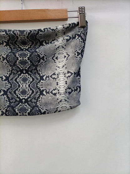 BERSHKA. Croptop print T.l