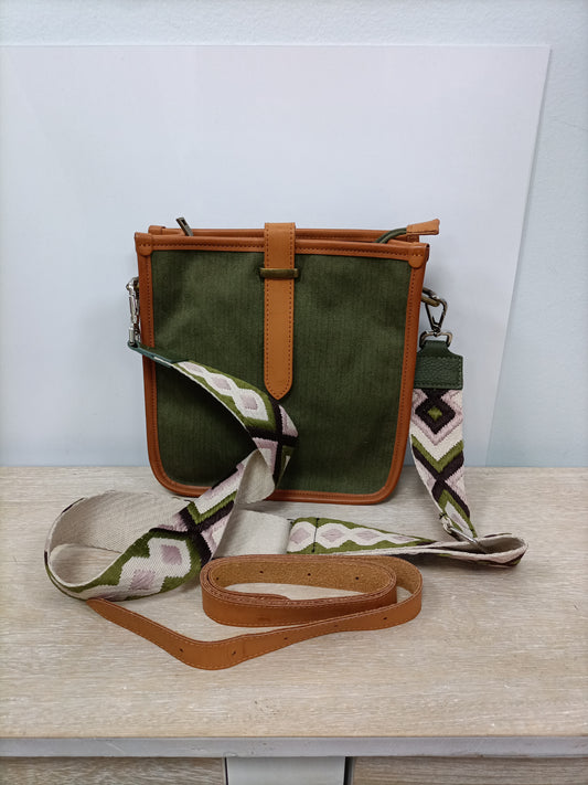 OTRAS. Bolso verde asa bordada