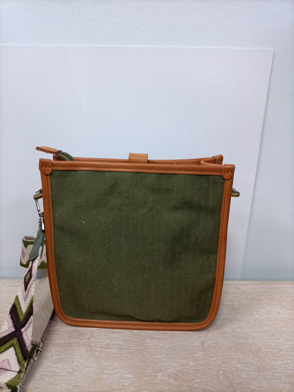 OTHERS. Green bag with embroidered handle