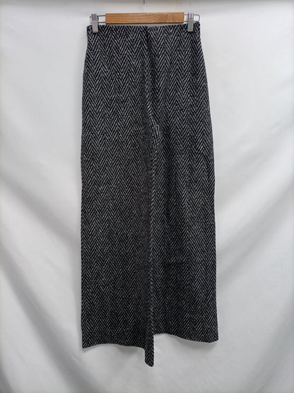 MANGO. Pantalón largo espiga T.s