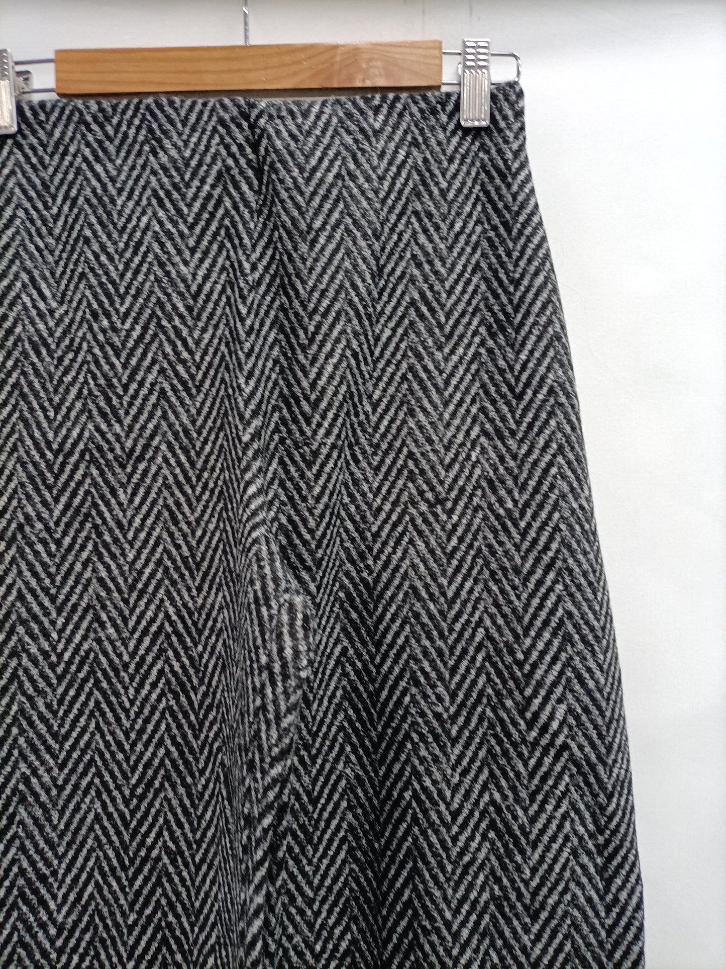 MANGO. Pantalón largo espiga T.s