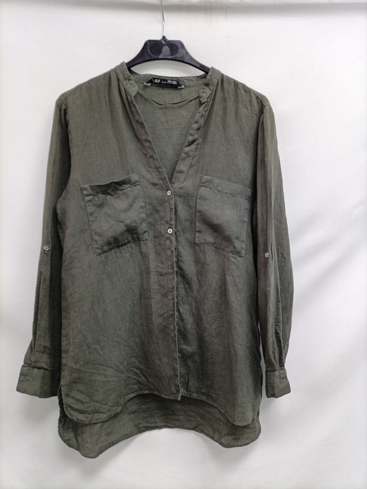 ZARA. Blusa verde lino T.xs