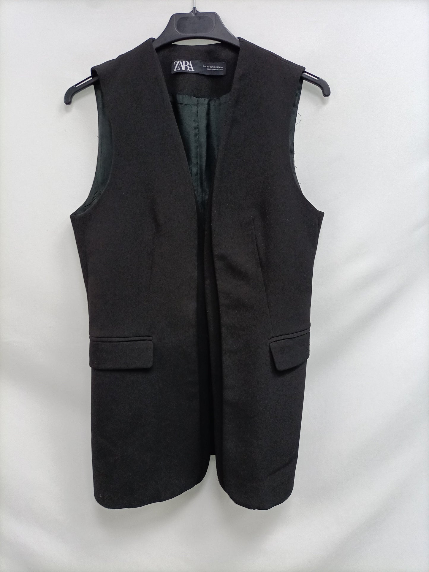 ZARA. Chaleco negro T.xs