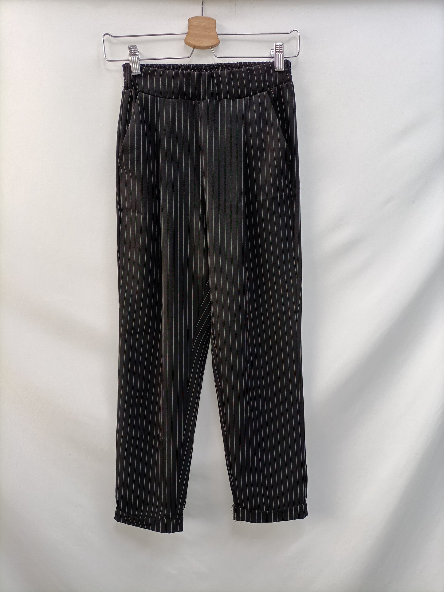 OTHERS. Black Ts striped pants