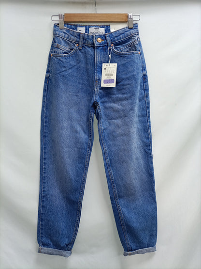 BERSHKA. Pantalón monfit T.32