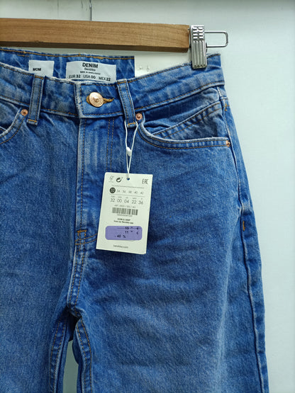 BERSHKA. Pantalón monfit T.32