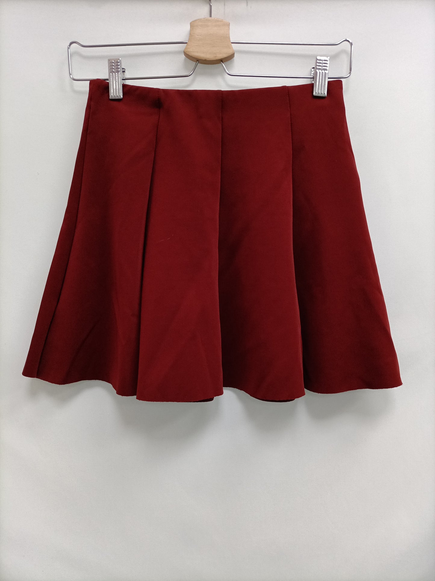 OTRAS. Falda burdeos tablas Tu(s)