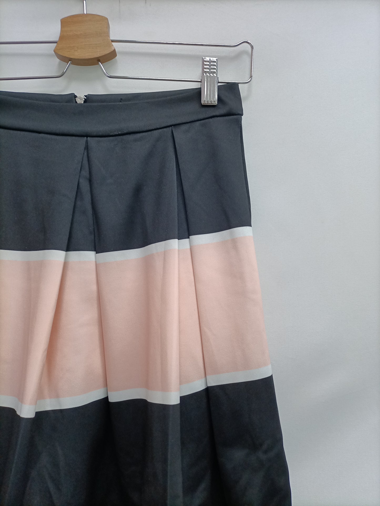OTHERS. Two-tone pleated skirt Your(s)