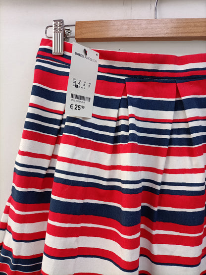 WHITE. Short striped skirt size 36