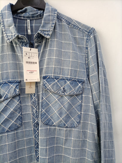 STRADIVARIUS. Camisa vaquera cuadros T.s