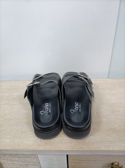 YOKONO. Sandalias hebillas T.38