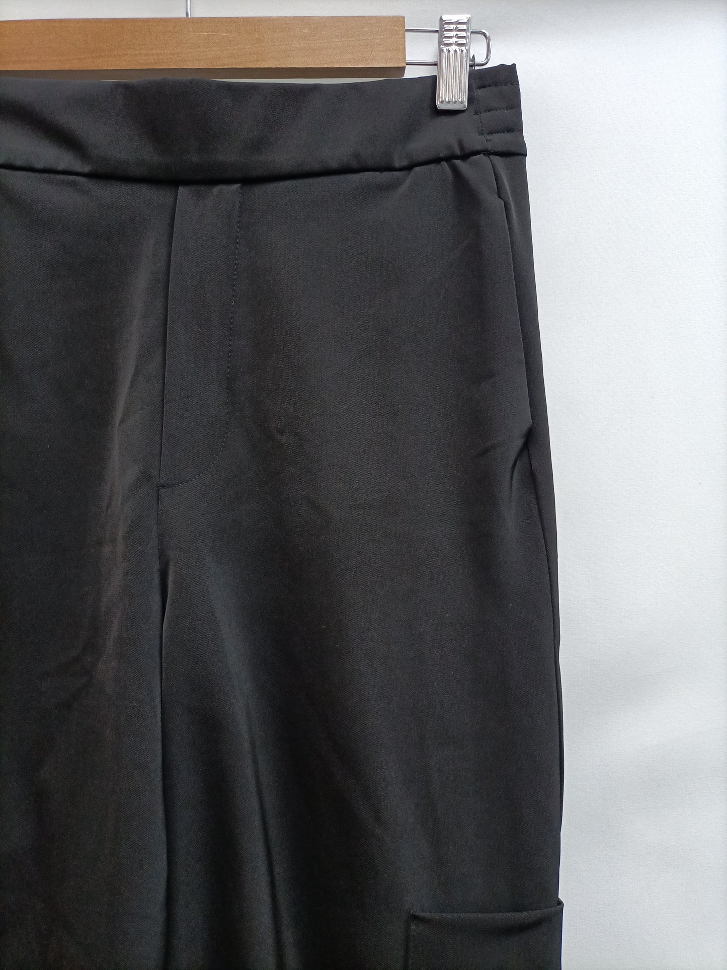 ZARA. Black Ts cargo pants