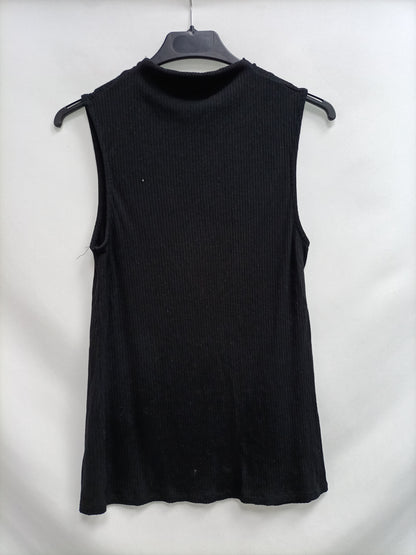 OTHERS. Tu(m) black ribbed top
