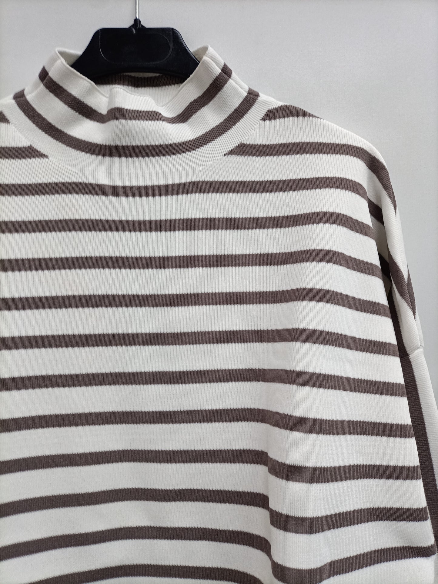 ADOLFO DOMÍNGUEZ. White and brown striped sweater TM