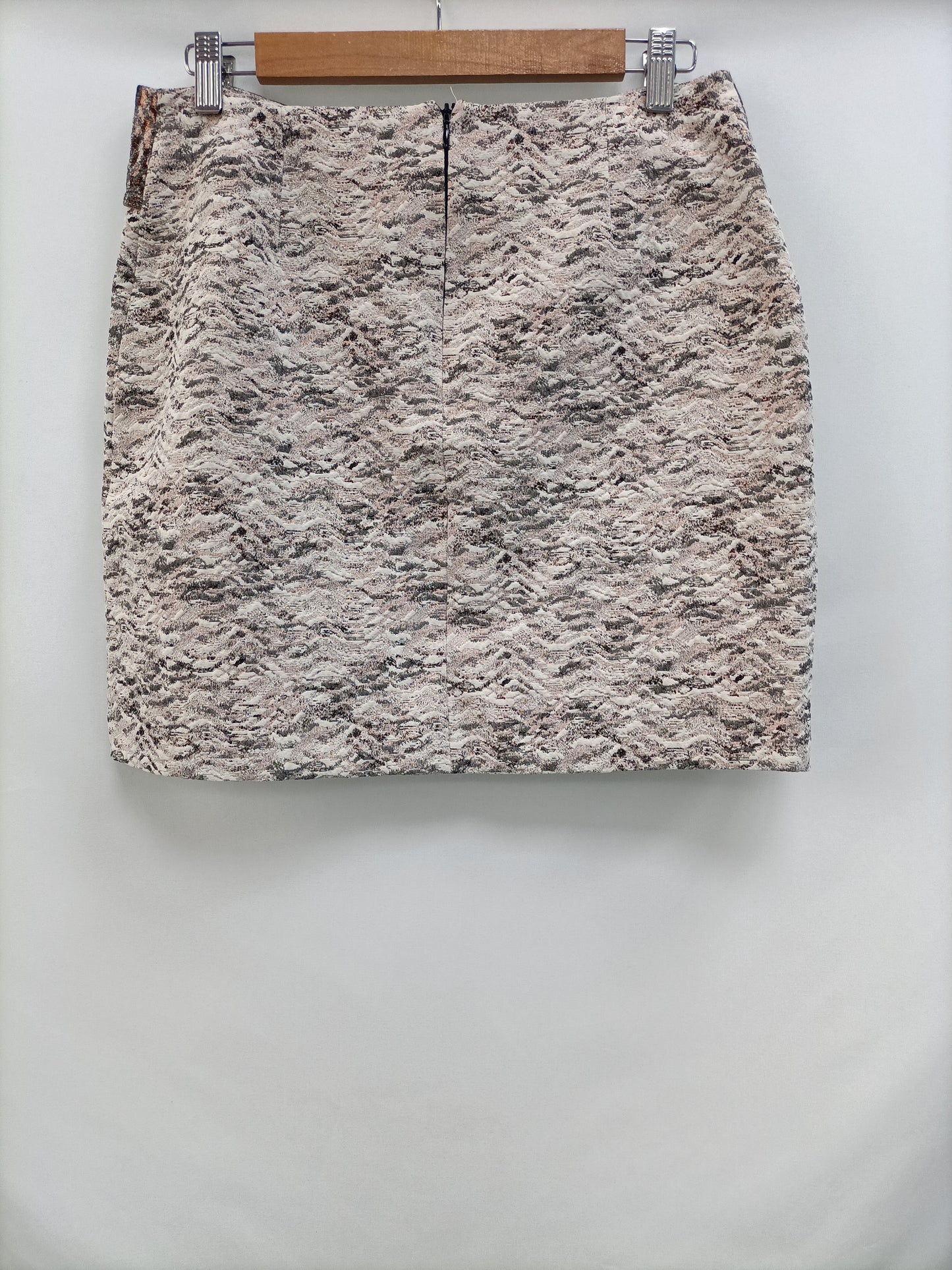 MORGAN. Textured pink skirt, size 40