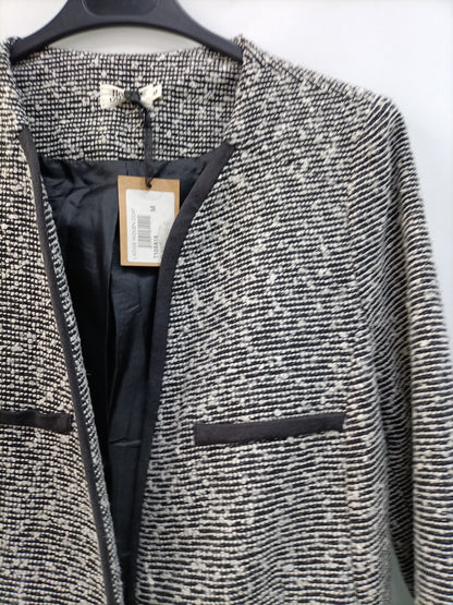 MOLLY BRAKEN. Tm black tweed coat