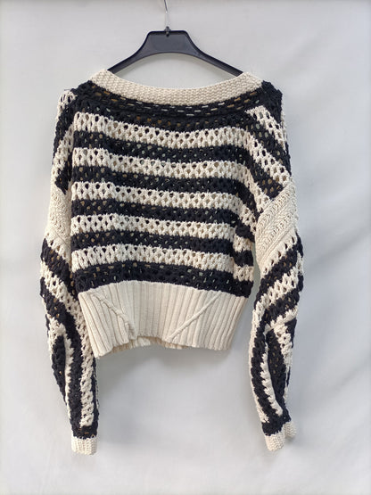 ZARA.Jersey cortito croché T.M