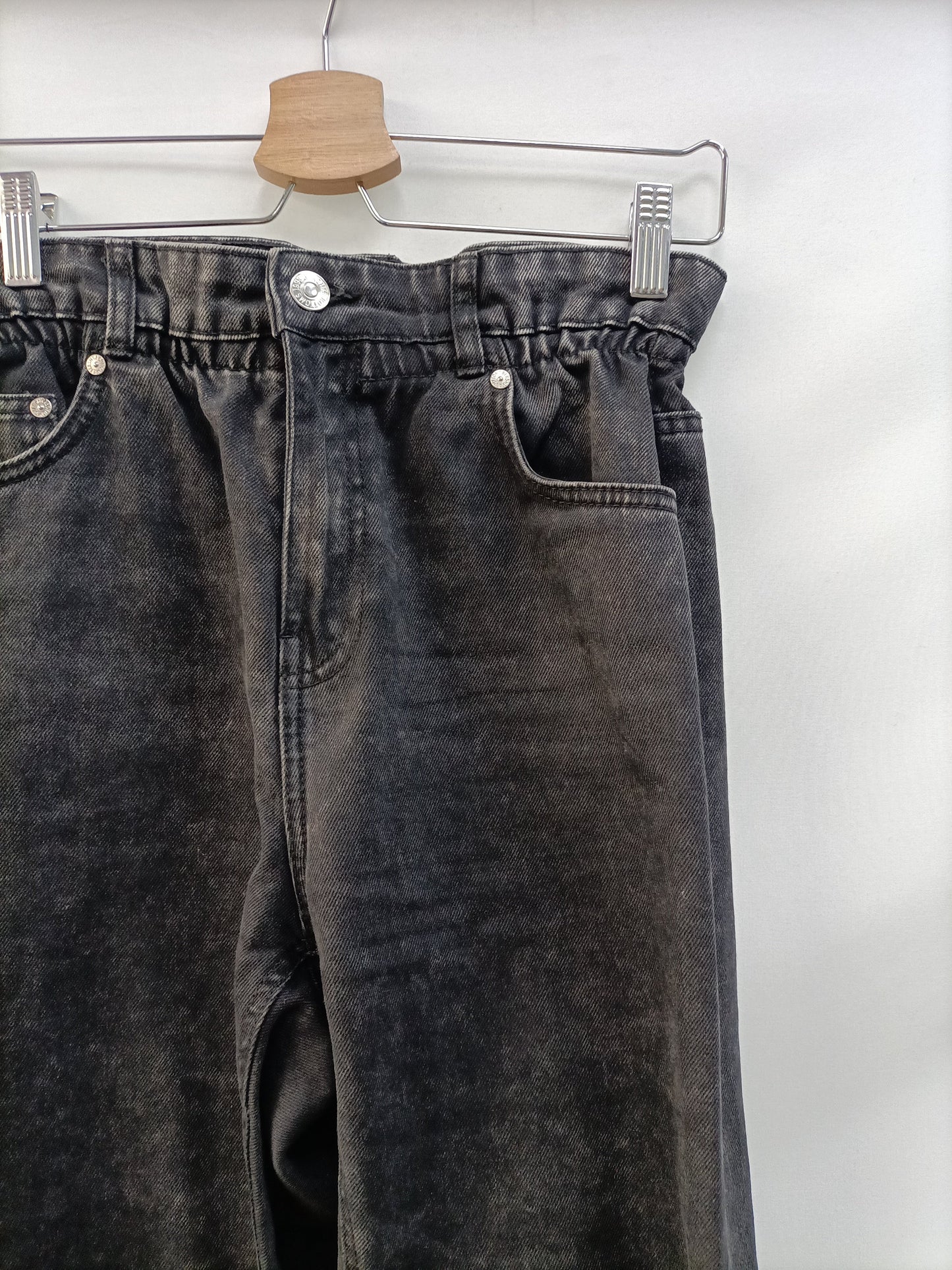 BERSHKA.Pantalones straight cintura fruncida T.34