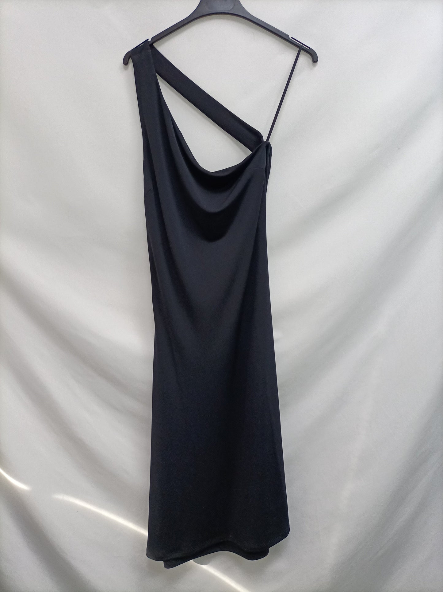 MarketMANGO.Vestido midi negro T.M