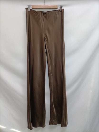 ZARA.Pantalones marrones satinados T.XS
