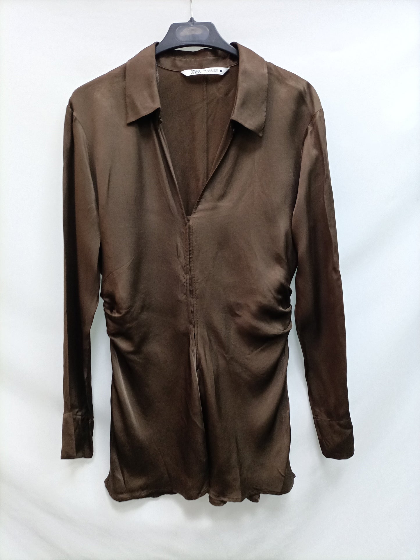 ZARA.Camisa marrón satinada T.S